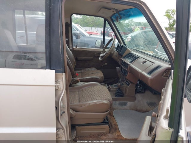 45186702 :رقم المزاد ، JACCH58R1M8903995 vin ، 1991 Isuzu Trooper مزاد بيع