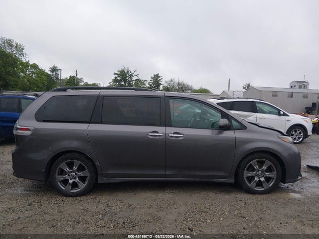 2018 Toyota Sienna Se 8 Passenger მანქანა იყიდება აუქციონზე, vin: 5TDXZ3DC1JS950960, აუქციონის ნომერი: 45186712