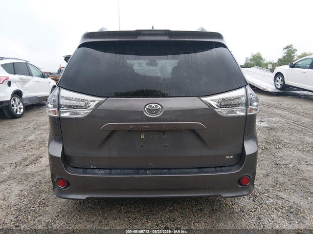 2018 Toyota Sienna Se 8 Passenger მანქანა იყიდება აუქციონზე, vin: 5TDXZ3DC1JS950960, აუქციონის ნომერი: 45186712