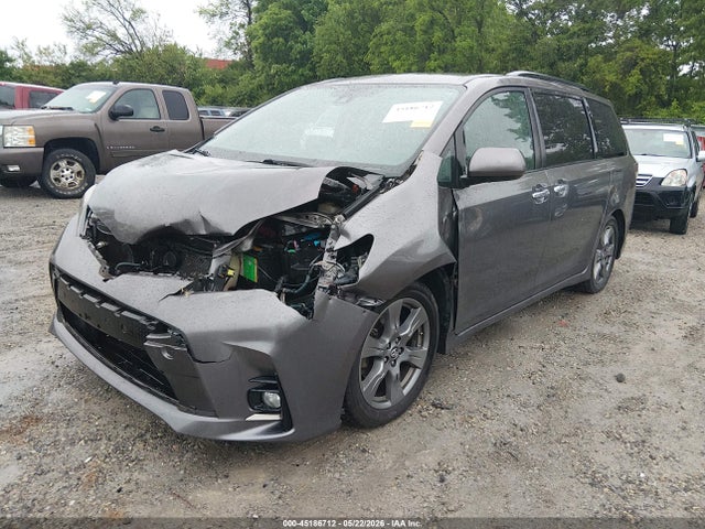 2018 Toyota Sienna Se 8 Passenger მანქანა იყიდება აუქციონზე, vin: 5TDXZ3DC1JS950960, აუქციონის ნომერი: 45186712