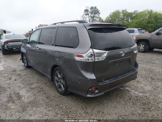 2018 Toyota Sienna Se 8 Passenger მანქანა იყიდება აუქციონზე, vin: 5TDXZ3DC1JS950960, აუქციონის ნომერი: 45186712