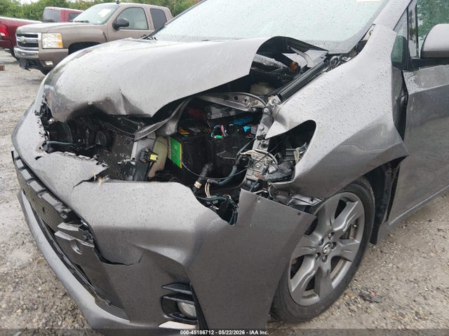 2018 Toyota Sienna Se 8 Passenger მანქანა იყიდება აუქციონზე, vin: 5TDXZ3DC1JS950960, აუქციონის ნომერი: 45186712