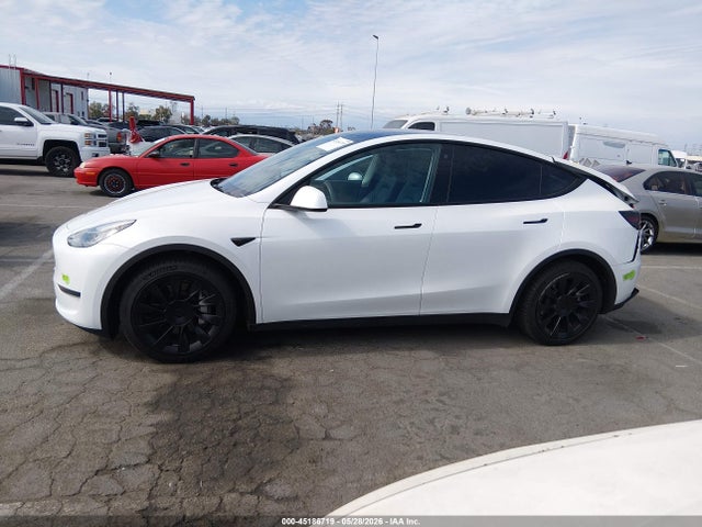 2023 Tesla Model Y Awd/long Range Dual Motor All-wheel Drive მანქანა იყიდება აუქციონზე, vin: 7SAYGDEE5PA047594, აუქციონის ნომერი: 45186719