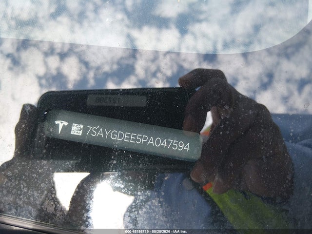 2023 Tesla Model Y Awd/long Range Dual Motor All-wheel Drive მანქანა იყიდება აუქციონზე, vin: 7SAYGDEE5PA047594, აუქციონის ნომერი: 45186719