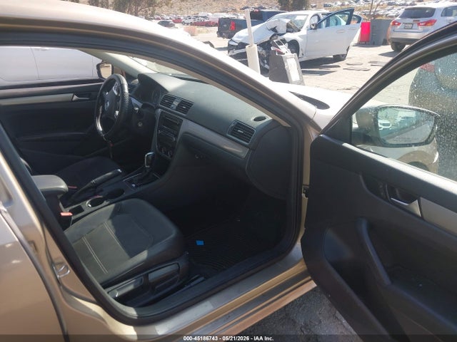 Продаж на аукціоні авто 2015 Volkswagen Passat 1.8t Wolfsburg Edition, vin: 1VWAT7A32FC040484, номер лоту: 45186743
