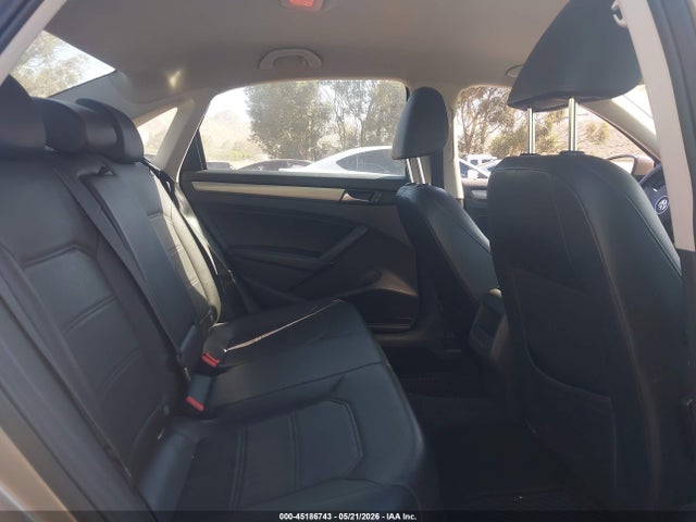 Продаж на аукціоні авто 2015 Volkswagen Passat 1.8t Wolfsburg Edition, vin: 1VWAT7A32FC040484, номер лоту: 45186743