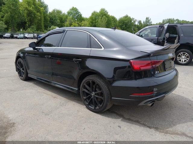 45186777 :رقم المزاد ، WAUJ8GFF5H1049666 vin ، 2017 Audi A3 2.0t Premium مزاد بيع