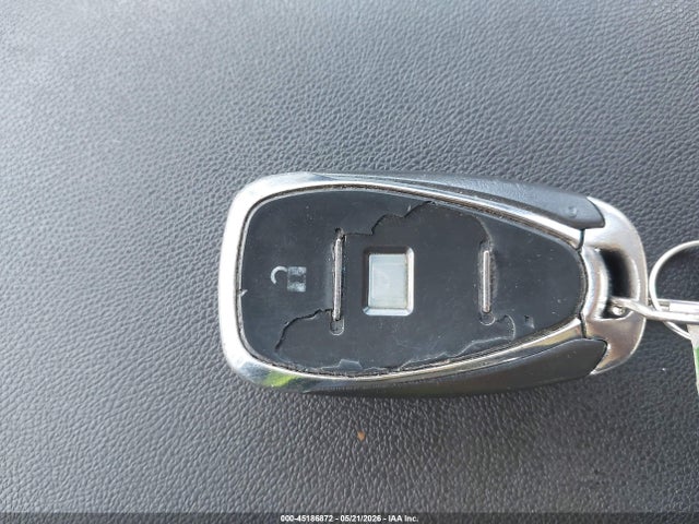 2GNAXREV8J6132271 Chevrolet EQUINOX LS