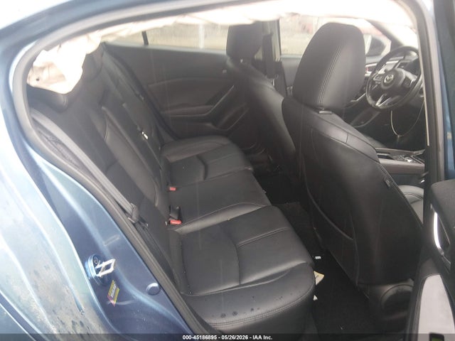 45186895 :رقم المزاد ، 3MZBN1L33JM274102 vin ، 2018 Mazda Mazda3 Touring مزاد بيع