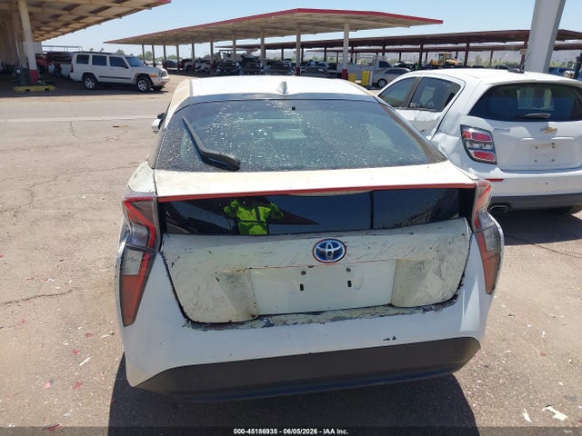 Toyota Prius Two 2016 JTDKBRFU8G3016490 Image 16