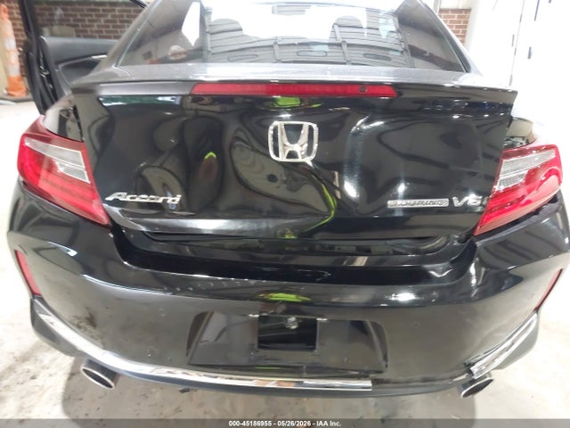 Продажа на аукционе авто 2017 Honda Accord Touring V6, vin: 1HGCT2B07HA007449, номер лота: 45186955