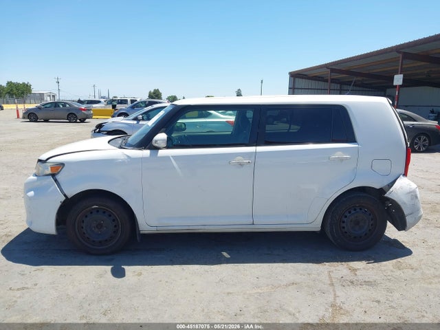 JTLZE4FEXFJ066839 Scion XB