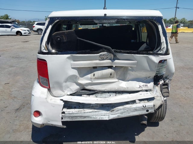 JTLZE4FEXFJ066839 Scion XB