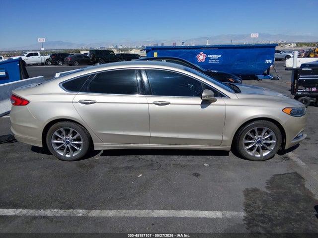3FA6P0HDXHR132438 Ford FUSION SE