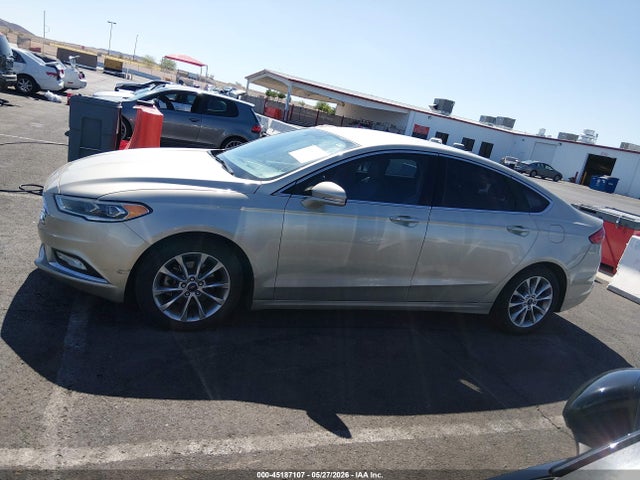 3FA6P0HDXHR132438 Ford FUSION SE