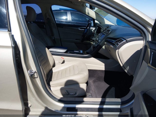 3FA6P0HDXHR132438 Ford FUSION SE