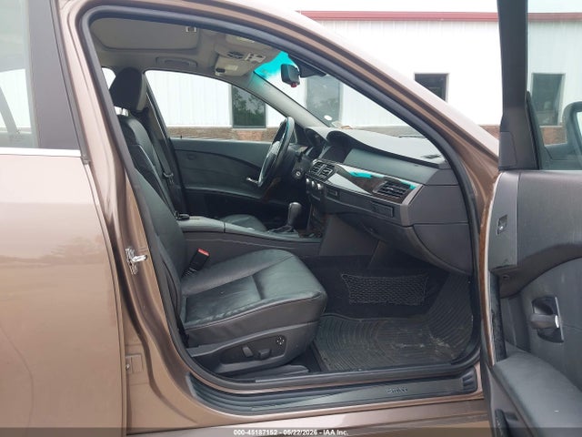 2006 Bmw 530i მანქანა იყიდება აუქციონზე, vin: WBANE73586CM33514, აუქციონის ნომერი: 45187152