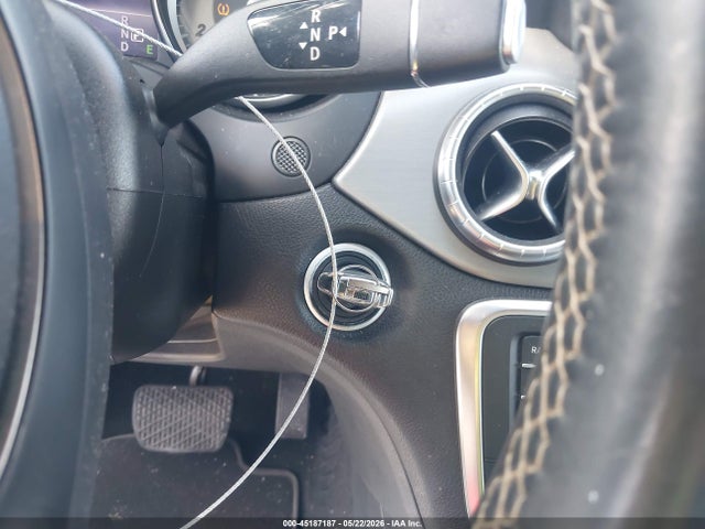 2015 Mercedes-benz Cla 250 მანქანა იყიდება აუქციონზე, vin: WDDSJ4EB2FN196502, აუქციონის ნომერი: 45187187