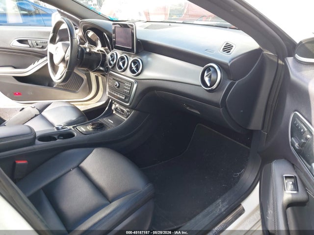 2015 Mercedes-benz Cla 250 მანქანა იყიდება აუქციონზე, vin: WDDSJ4EB2FN196502, აუქციონის ნომერი: 45187187
