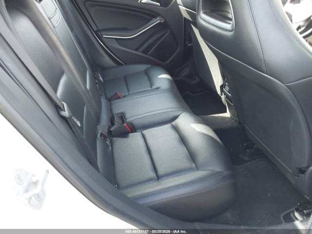 2015 Mercedes-benz Cla 250 მანქანა იყიდება აუქციონზე, vin: WDDSJ4EB2FN196502, აუქციონის ნომერი: 45187187