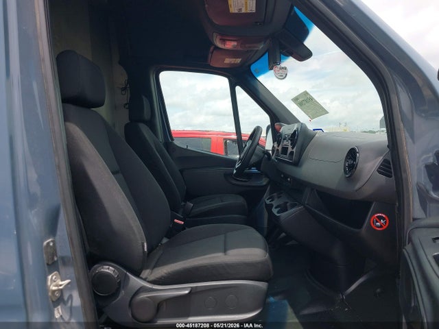 WD4PF1CD8KT012471 Mercedes-Benz Sprinter 2500 High Roof V6