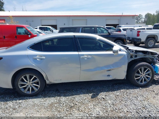 JTHBW1GG5G2128988 Lexus ES 300H