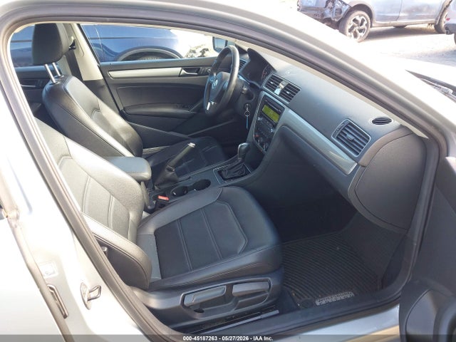 Продаж на аукціоні авто 2014 Volkswagen Passat 1.8t Wolfsburg Edition, vin: 1VWAT7A36EC071946, номер лоту: 45187263