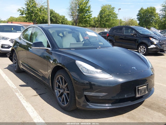 2019 5YJ3E1EA4KF323543 main image