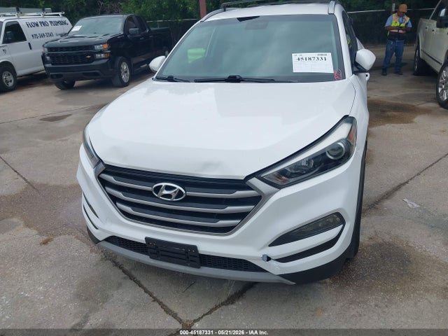 45187331 :رقم المزاد ، KM8J33A28HU353681 vin ، 2017 Hyundai Tucson Eco مزاد بيع