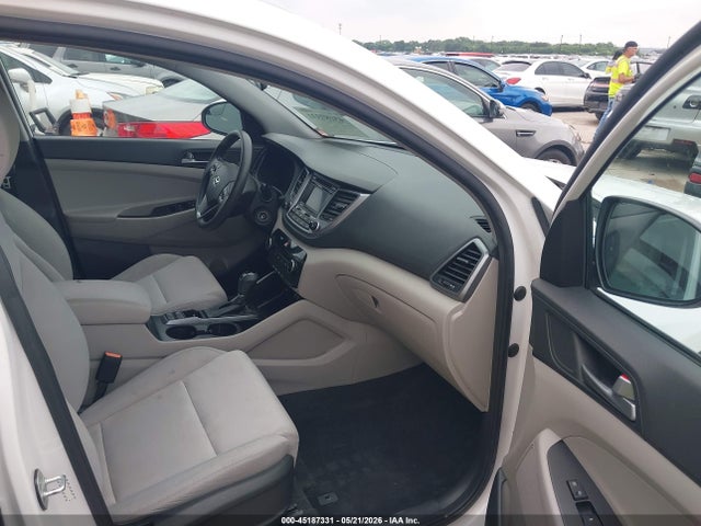 45187331 :رقم المزاد ، KM8J33A28HU353681 vin ، 2017 Hyundai Tucson Eco مزاد بيع