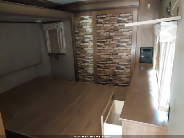 Cedar Creek Other 2018 4X4FCRMT0JS218201 Image 15