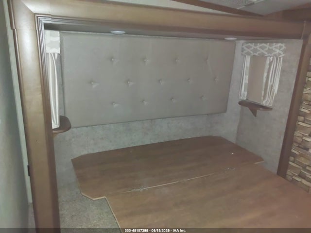 Cedar Creek Other 2018 4X4FCRMT0JS218201 Image 18