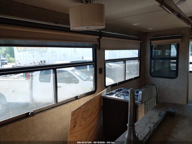 Cedar Creek Other 2018 4X4FCRMT0JS218201 Image 13
