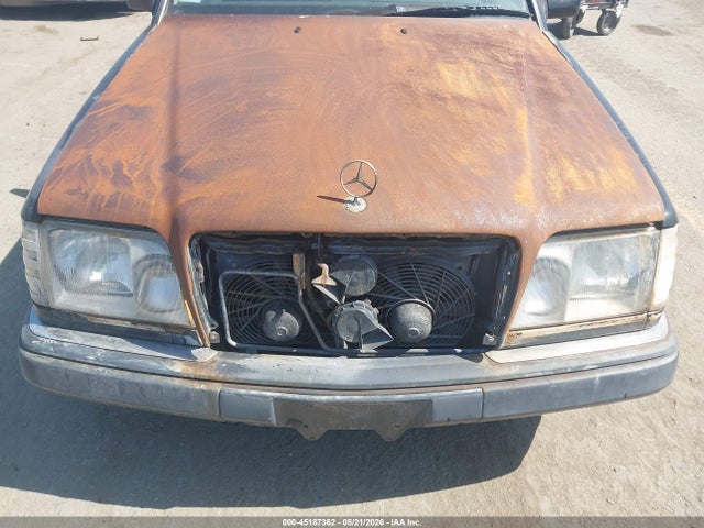 1995 Mercedes-benz E 320 Base/320 Special მანქანა იყიდება აუქციონზე, vin: WDBEA32EXSC219531, აუქციონის ნომერი: 45187362