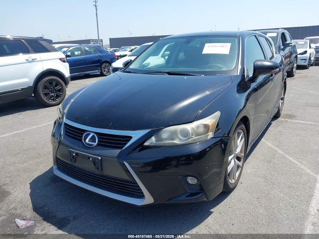 Lexus CT 200H 2015 JTHKD5BH3F2234674 Image 2