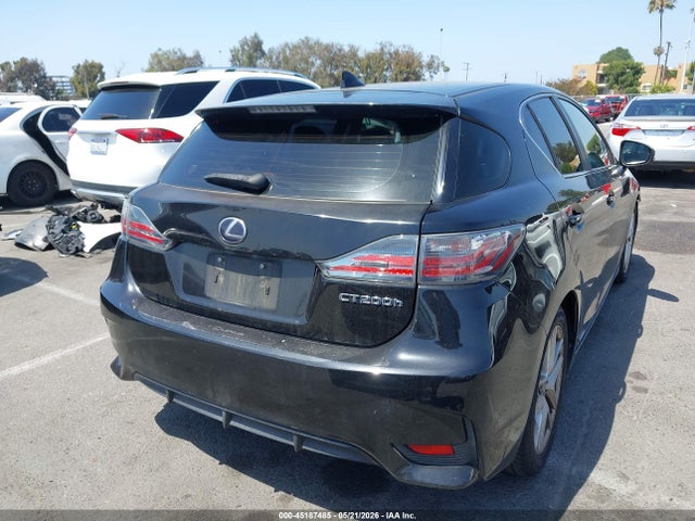 Lexus CT 200H 2015 JTHKD5BH3F2234674 Image 4