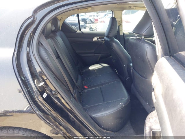 Lexus CT 200H 2015 JTHKD5BH3F2234674 Image 8
