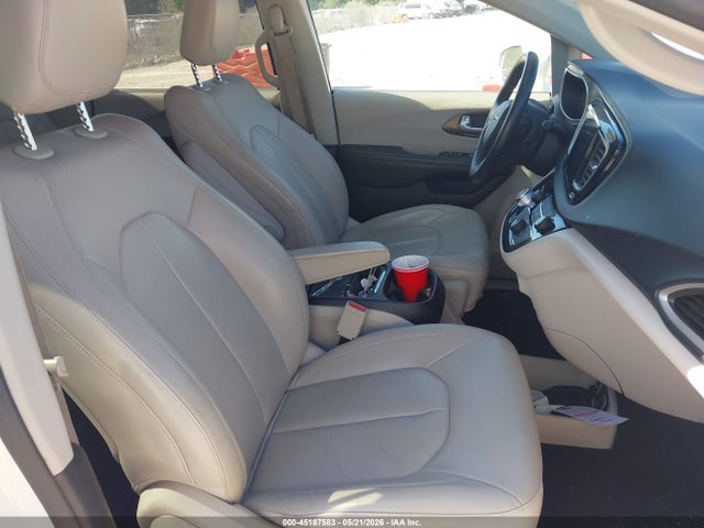 45187583 :رقم المزاد ، 2C4RC1BGXHR503115 vin ، 2017 Chrysler Pacifica Touring-l مزاد بيع
