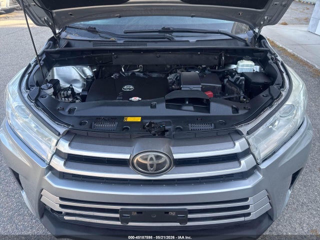 Auction sale of the 2018 Toyota Highlander Le, vin: 5TDBZRFH9JS843564, lot number: 45187598