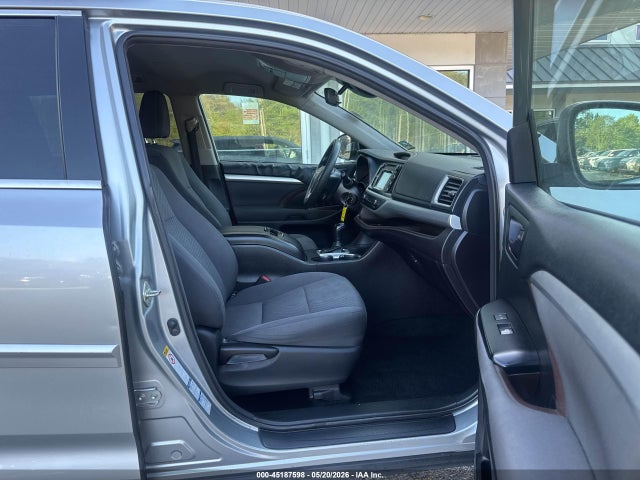 Auction sale of the 2018 Toyota Highlander Le, vin: 5TDBZRFH9JS843564, lot number: 45187598