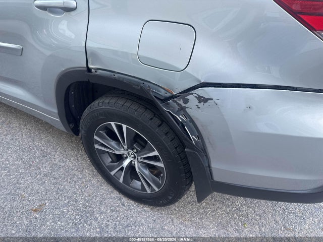 Auction sale of the 2018 Toyota Highlander Le, vin: 5TDBZRFH9JS843564, lot number: 45187598