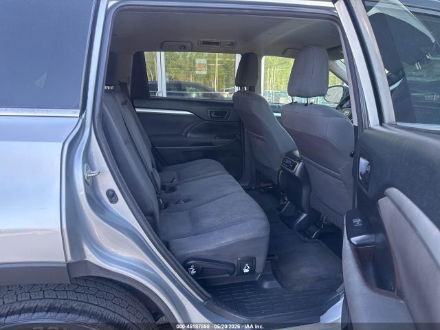 Auction sale of the 2018 Toyota Highlander Le, vin: 5TDBZRFH9JS843564, lot number: 45187598