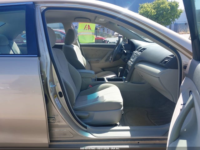 2011 Toyota Camry Le მანქანა იყიდება აუქციონზე, vin: 4T1BF3EKXBU208672, აუქციონის ნომერი: 45187643