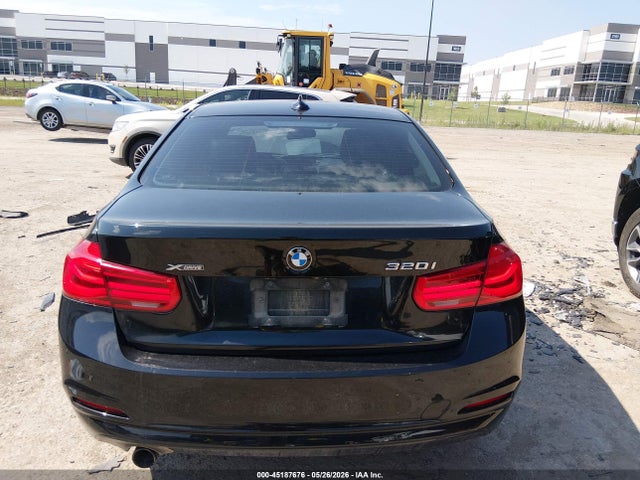 45187676 :رقم المزاد ، WBA8E5G58JNV03151 vin ، 2018 Bmw 320i Xdrive مزاد بيع