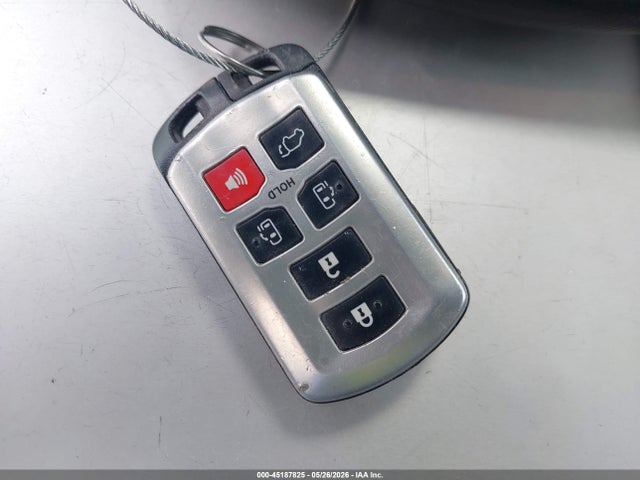 45187825 :رقم المزاد ، 5TDYZ3DC3JS963388 vin ، 2018 Toyota Sienna Xle 8 Passenger مزاد بيع