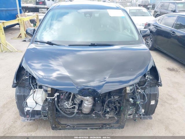 45187825 :رقم المزاد ، 5TDYZ3DC3JS963388 vin ، 2018 Toyota Sienna Xle 8 Passenger مزاد بيع