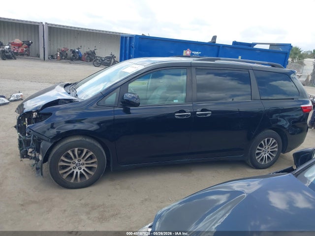 45187825 :رقم المزاد ، 5TDYZ3DC3JS963388 vin ، 2018 Toyota Sienna Xle 8 Passenger مزاد بيع