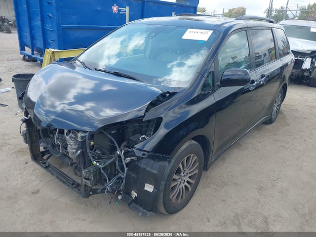 45187825 :رقم المزاد ، 5TDYZ3DC3JS963388 vin ، 2018 Toyota Sienna Xle 8 Passenger مزاد بيع