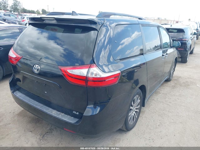 45187825 :رقم المزاد ، 5TDYZ3DC3JS963388 vin ، 2018 Toyota Sienna Xle 8 Passenger مزاد بيع