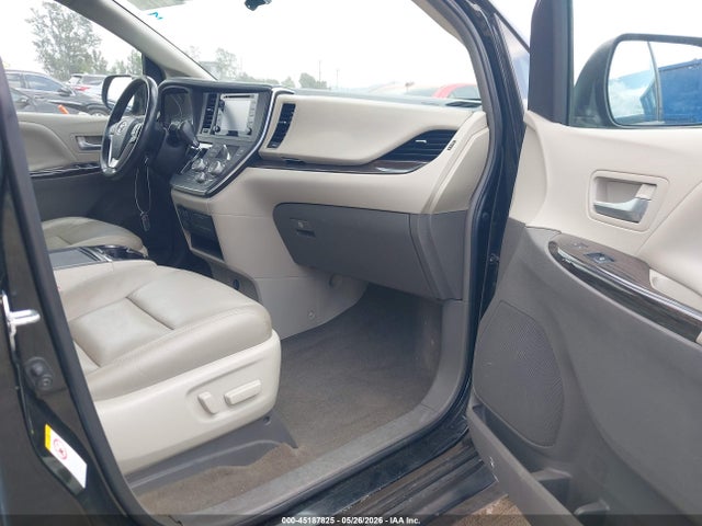 45187825 :رقم المزاد ، 5TDYZ3DC3JS963388 vin ، 2018 Toyota Sienna Xle 8 Passenger مزاد بيع